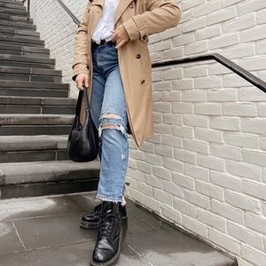 Abercrombie & Fitch The Mom High Rise Jean Size 29 or 8R